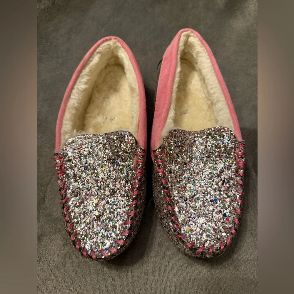 Lands’ End size 2 girls slippers